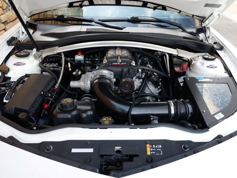 Used 2015 Chevrolet Camaro SS w/ SS Performance Package image 23