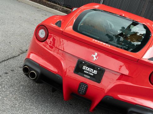 Used 2017 Ferrari F12 Berlinetta RWD image 12