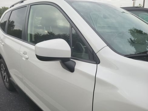 Used 2024 Subaru Forester Premium AWD/4WD image 9