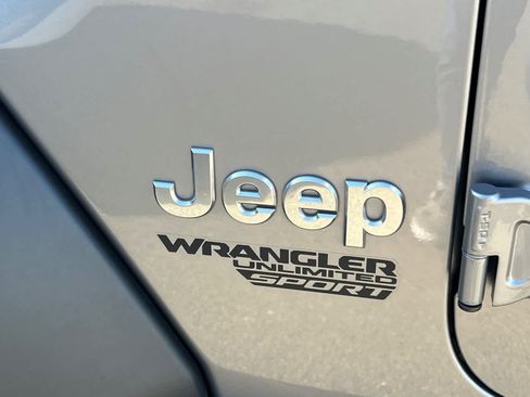 Used 2019 Jeep Wrangler Unlimited Sport S AWD/4WD image 20