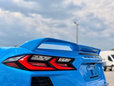 Used 2021 Chevrolet Corvette Stingray Premium Conv w/ Z51 Performance Package RWD image 18