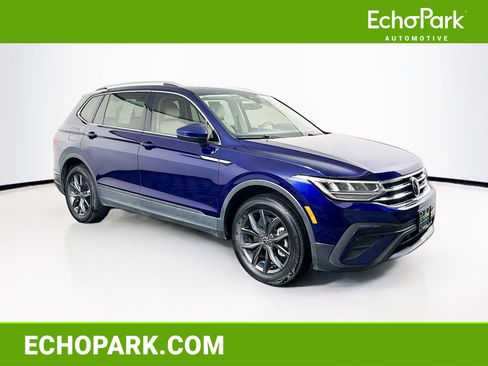 Used 2023 Volkswagen Tiguan SE FWD image 1