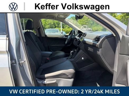 Certified 2023 Volkswagen Tiguan SE FWD image 33