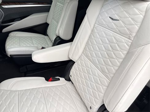 New 2025 Cadillac Escalade ESV Sport Platinum image 10