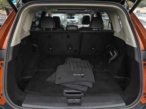 Used 2021 Nissan Rogue SL w/ Premium Package image 26