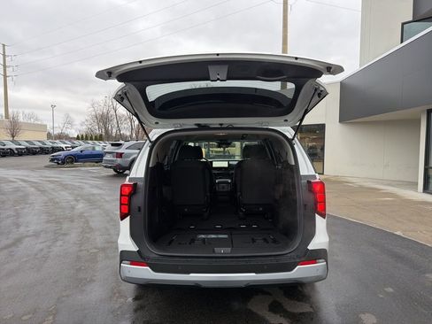 New 2026 Kia Carnival LX FWD image 16