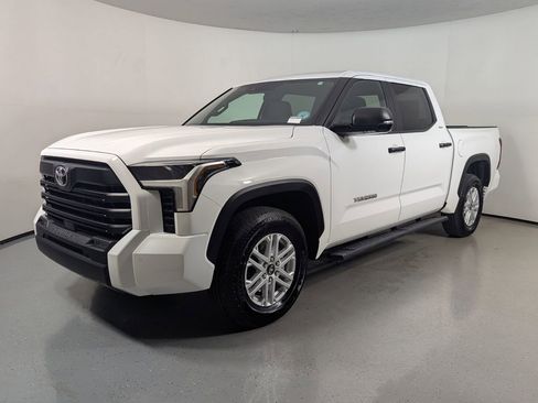 Used 2026 Toyota Tundra SR5 w/ SR5 Convenience Package RWD image 3