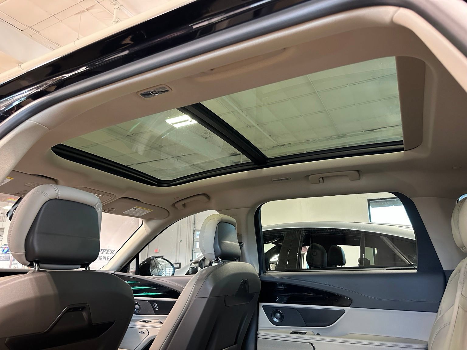 Used 2025 Lincoln Nautilus Reserve AWD/4WD image 40