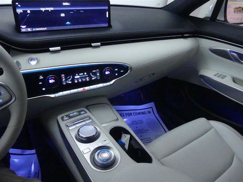 Used 2025 Genesis Electrified GV70 Advanced w/ Prestige Package image 19
