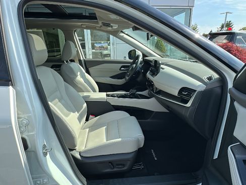 Certified 2023 Nissan Rogue SL w/ SL Premium Package AWD/4WD image 23