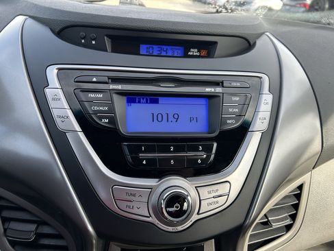 Used 2013 Hyundai Elantra GLS image 20