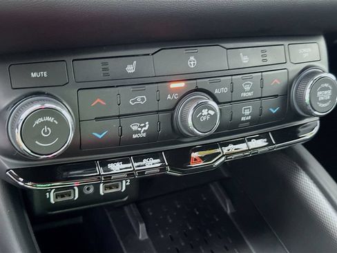 Certified 2025 Dodge Durango R/T w/ Blacktop Package AWD/4WD image 26
