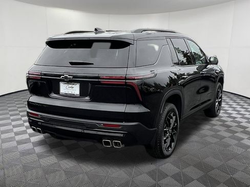 Used 2025 Chevrolet Traverse LT w/ Midnight/Sport Edition image 6