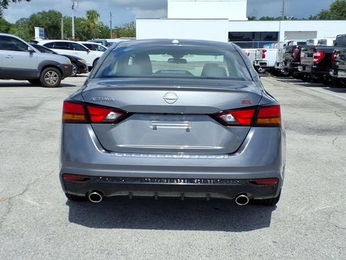 Used 2023 Nissan Altima 2.5 SR w/ SR Premium Package FWD image 6