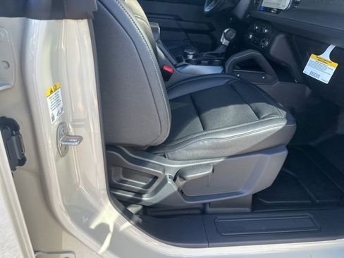 New 2025 Ford Bronco Badlands image 30