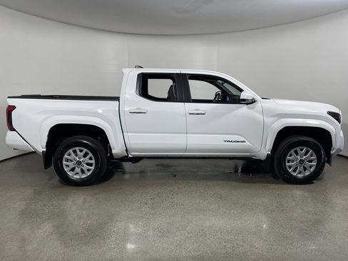 New 2026 Toyota Tacoma SR5 AWD/4WD image 2
