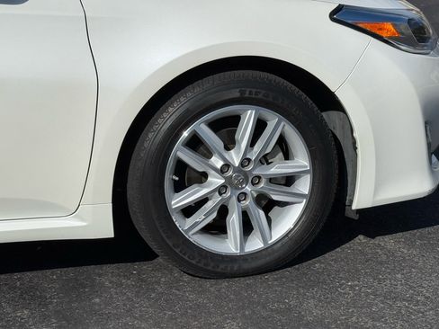 Used 2014 Toyota Avalon XLE Premium image 32