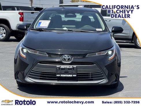 Used 2023 Toyota Corolla LE FWD image 2