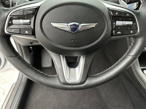 Used 2023 Genesis G70 2.0T image 14