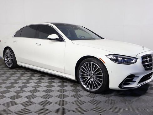 Used 2023 Mercedes-Benz S 580 4MATIC Sedan image 3