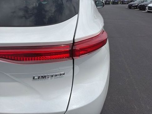 Certified 2024 Toyota Venza Limited image 4