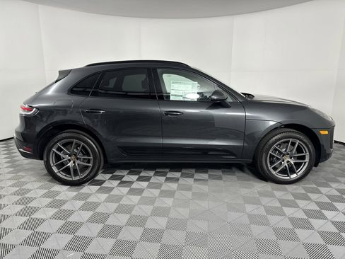 Certified 2025 Porsche Macan image 8