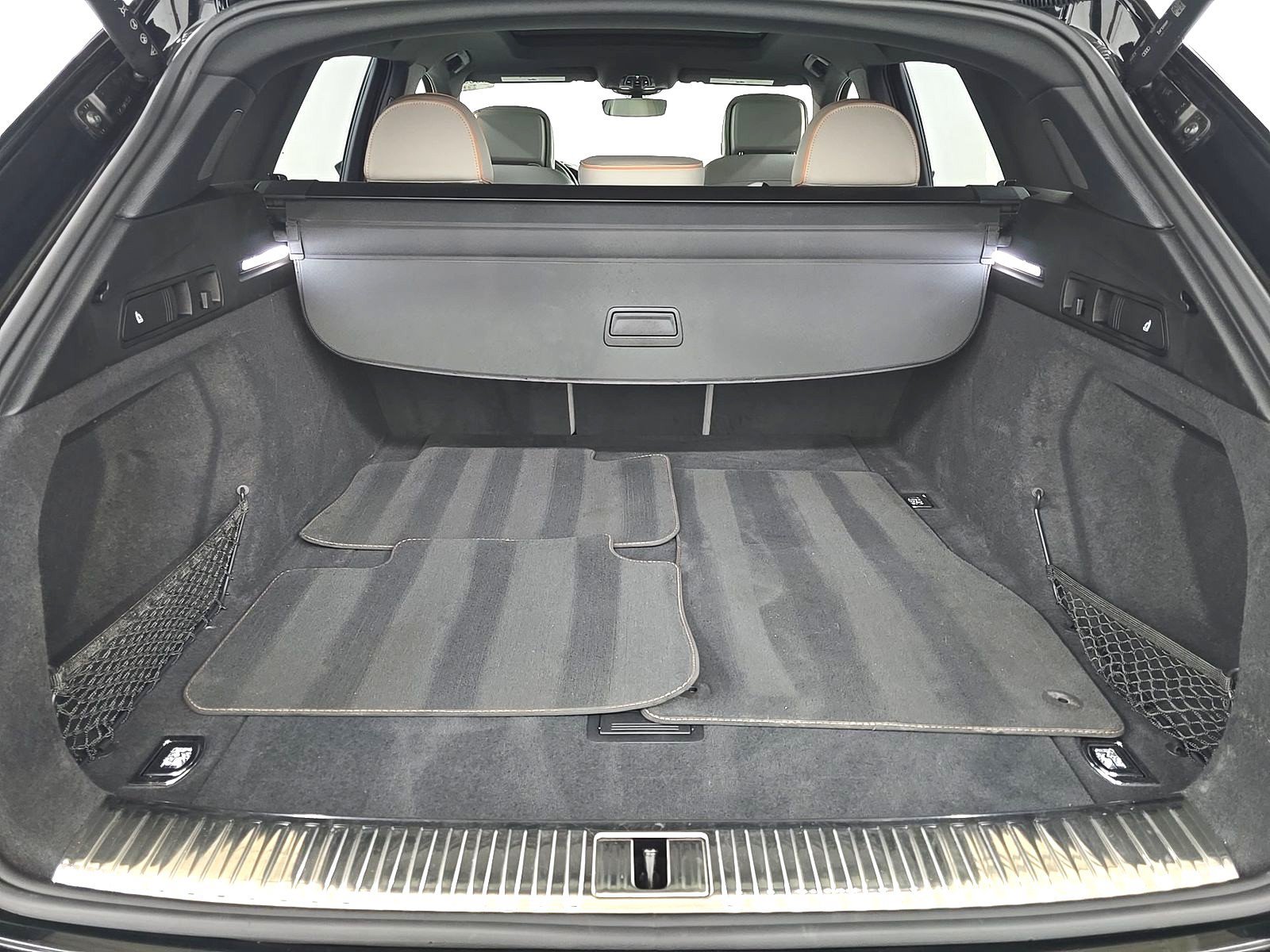 Used 2024 Audi Q8 e-tron Prestige w/ Prestige Package AWD/4WD image 14