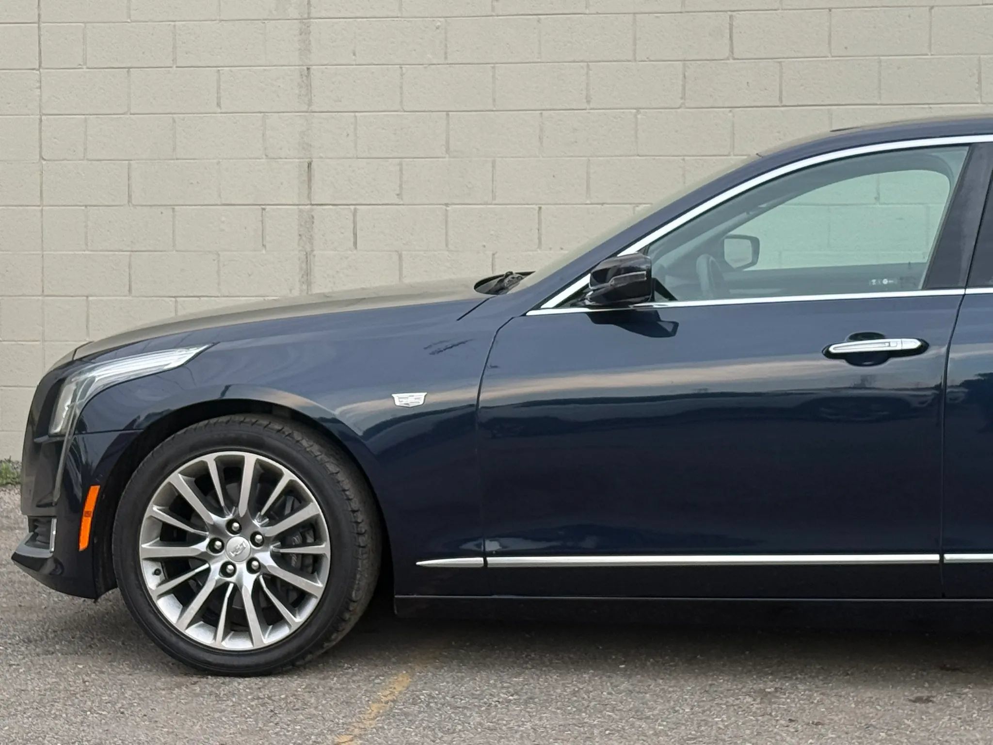 Used 2018 Cadillac CT6 Luxury AWD/4WD image 4