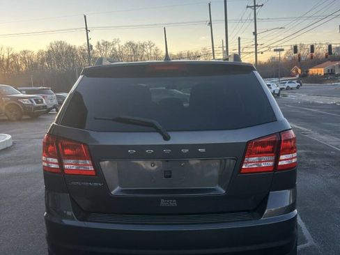 Used 2018 Dodge Journey SE image 4