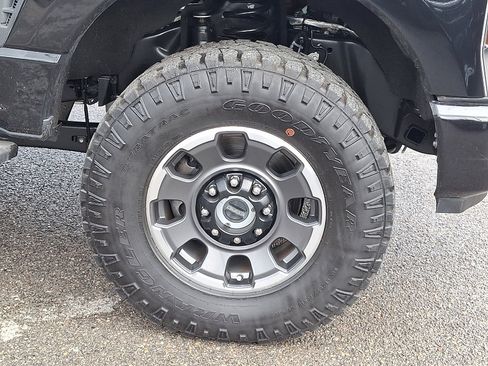 Used 2024 Ford F250 Platinum w/ Tremor Off-Road Package image 8