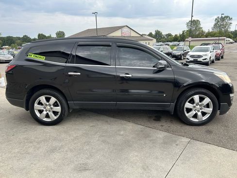 Used 2017 Chevrolet Traverse LT w/ Style and Technology Package AWD/4WD image 4