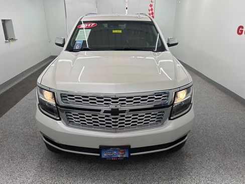 Used 2017 Chevrolet Suburban LT RWD image 4