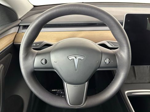 Used 2023 Tesla Model Y Long Range AWD/4WD image 43