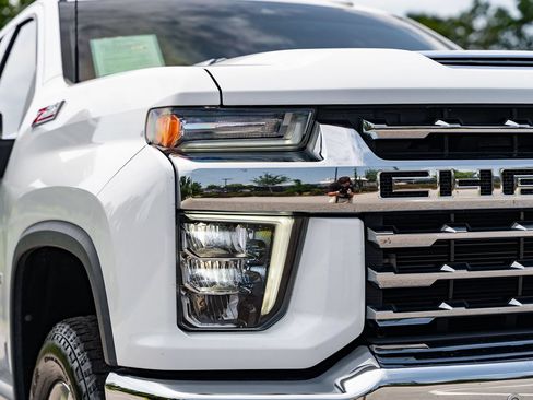 Used 2020 Chevrolet Silverado 2500 LTZ w/ LTZ Plus Package AWD/4WD image 10