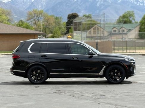 Used 2023 BMW X7 xDrive40i w/ Premium Package AWD/4WD image 4