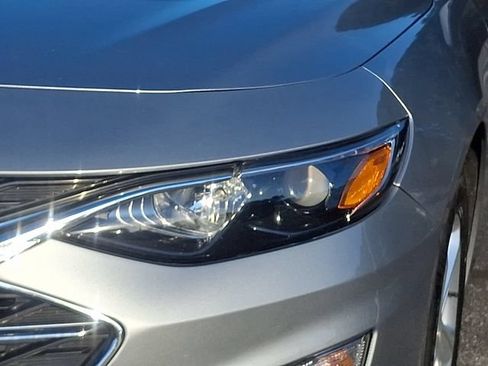 Used 2024 Chevrolet Malibu LT FWD image 9
