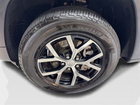 Used 2024 Jeep Grand Cherokee L Limited w/ Luxury Tech Group II image 95