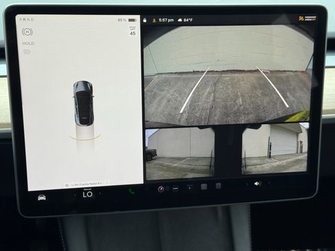 Used 2022 Tesla Model Y Long Range AWD/4WD image 32