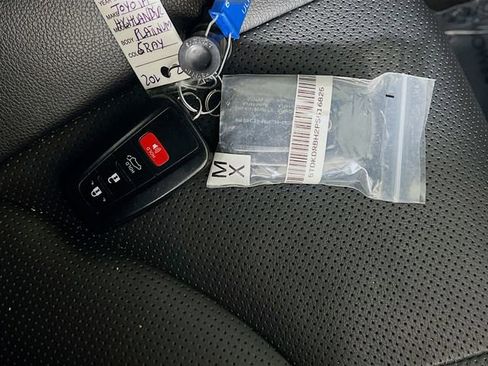 Used 2023 Toyota Highlander Platinum image 33