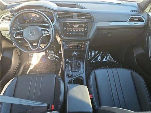 Used 2023 Volkswagen Tiguan SE R-Line image 19