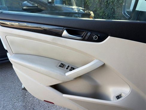Used 2014 Volkswagen Passat TDI SEL Premium image 13