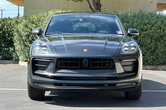 Used 2023 Porsche Macan AWD/4WD image 8