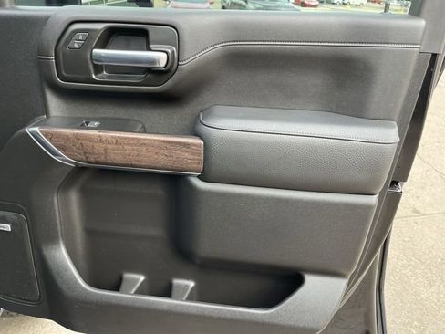 Used 2023 GMC Sierra 2500 Denali w/ Denali Black Diamond Edition image 16