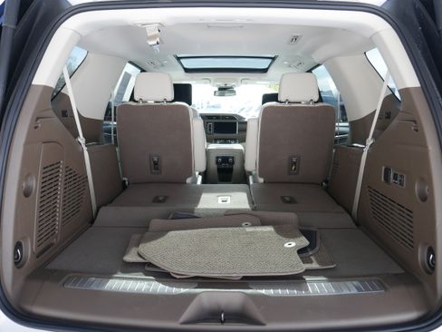 Used 2024 GMC Yukon Denali w/ Max Trailering Package image 7