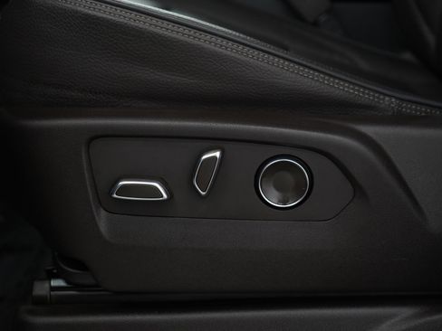 Used 2023 GMC Yukon XL Denali image 33