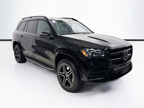 Certified 2022 Mercedes-Benz GLS 450 4MATIC image 3