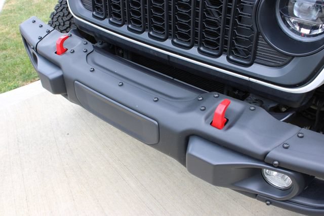 Used 2025 Jeep Wrangler Unlimited Rubicon AWD/4WD image 9