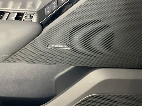 Used 2024 Land Rover Range Rover Velar Dynamic SE image 18