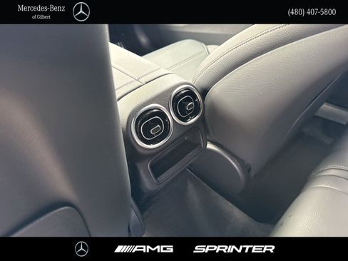 Used 2025 Mercedes-Benz GLC 300 image 18