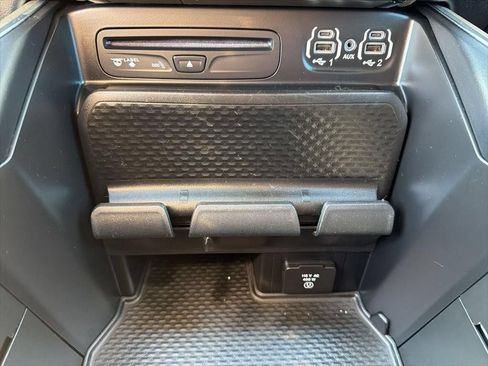 Used 2019 RAM 1500 Laramie AWD/4WD image 47